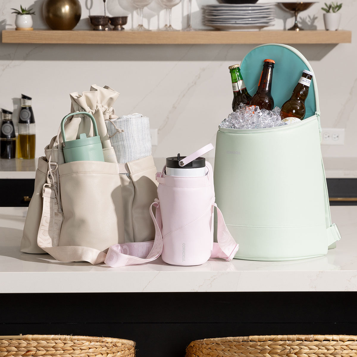 beverage-bucket-bag-r7 6c4793ad3b8e--group-lifestyle1.jpg